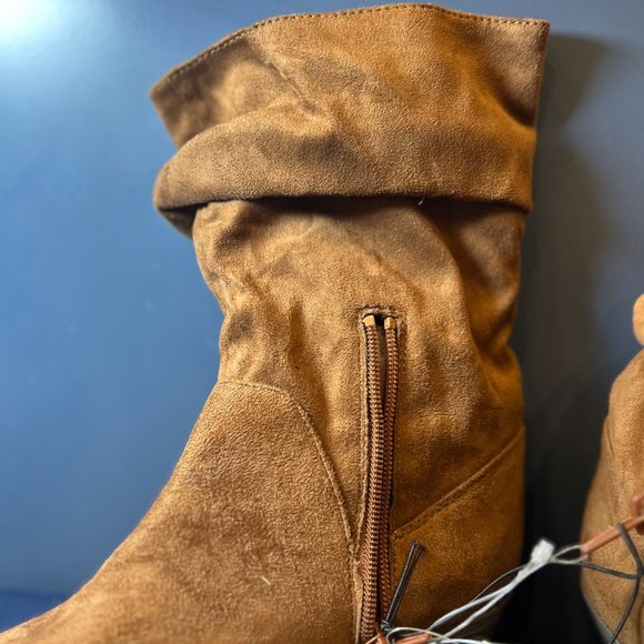 George SLOUCH BOOTS IN TOBACCO SUEDE, WRINKLED MID-CALF, LOOSE, LOW HEEL - Picture 4 of 10